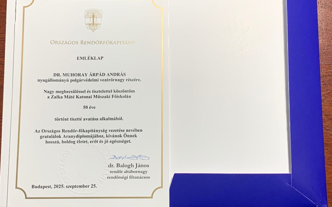 Aranyoklevél átvétele a Nemzeti Közszolgálati Egyetemen