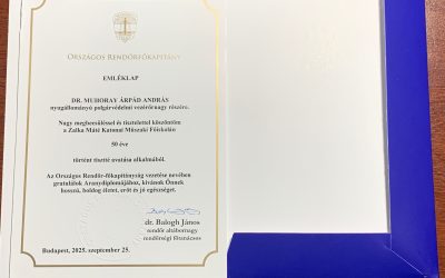 Aranyoklevél átvétele a Nemzeti Közszolgálati Egyetemen