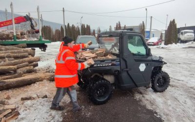 Téli tüzelőanyag kiosztásában segített a Zemplén Mentőcsoport